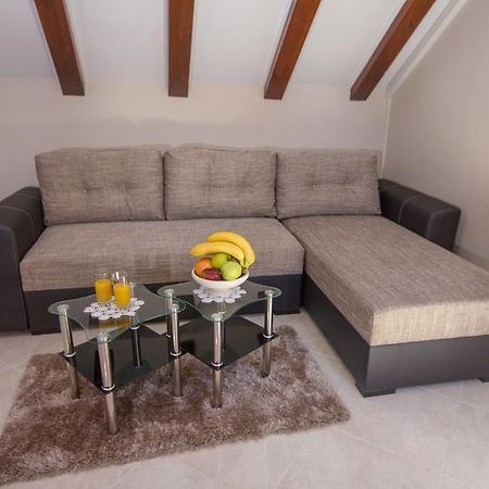 Apartment Niko Kastel Stari Kaštela Habitación foto