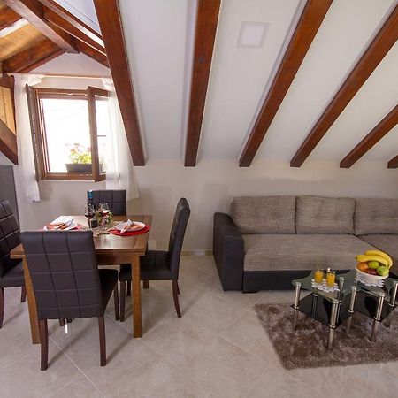 Apartment Niko Kastel Stari Kaštela Habitación foto