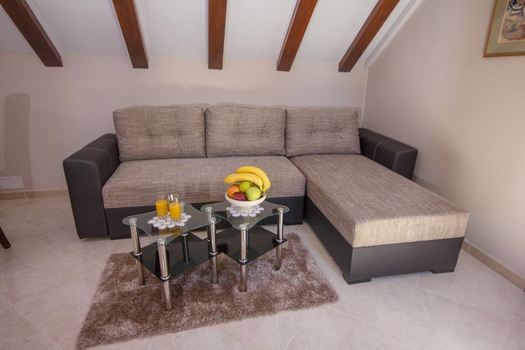 Apartment Niko Kastel Stari Kaštela Habitación foto