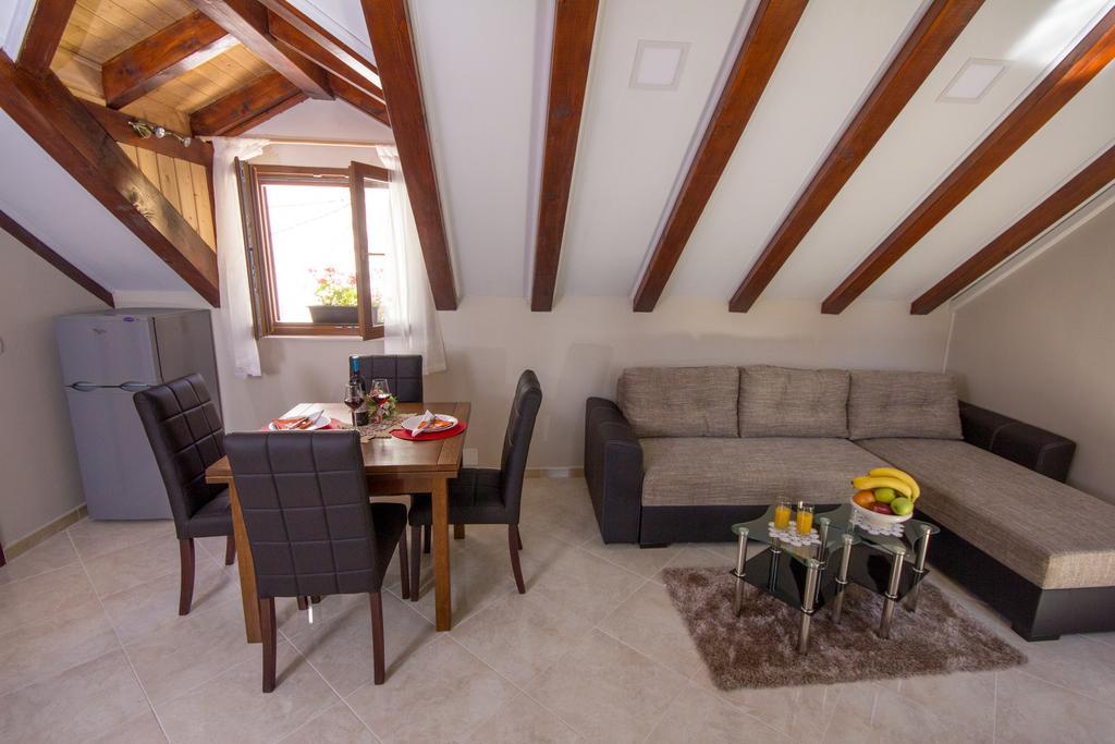 Apartment Niko Kastel Stari Kaštela Habitación foto