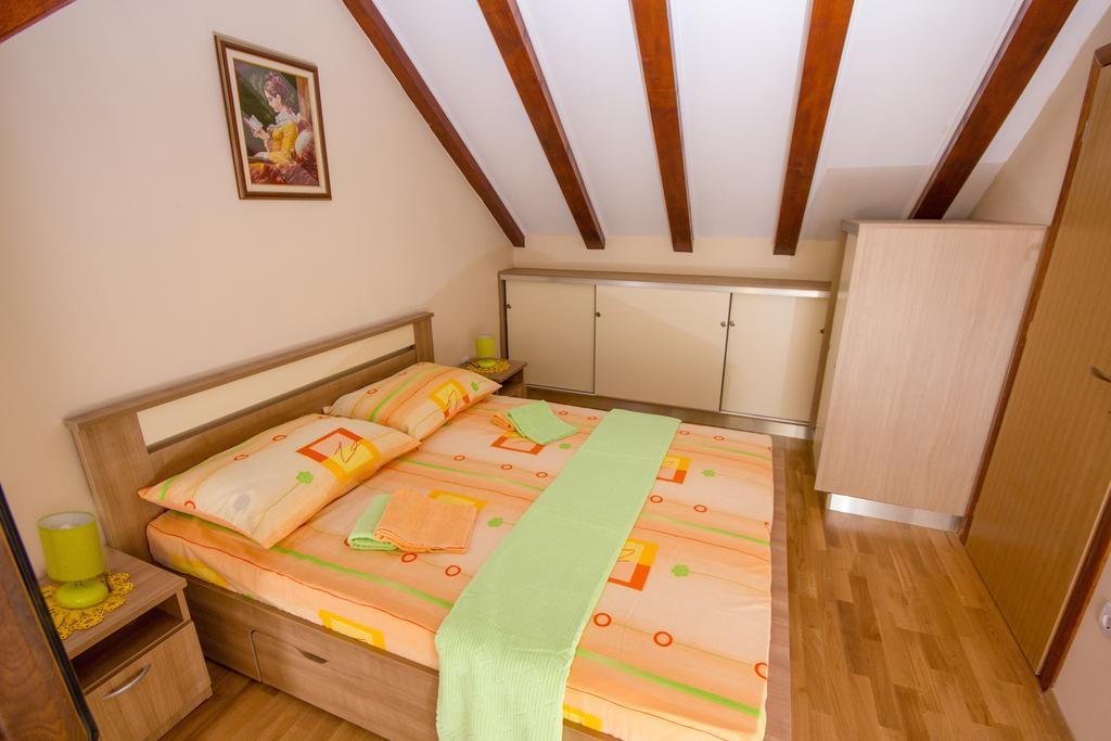 Apartment Niko Kastel Stari Kaštela Habitación foto